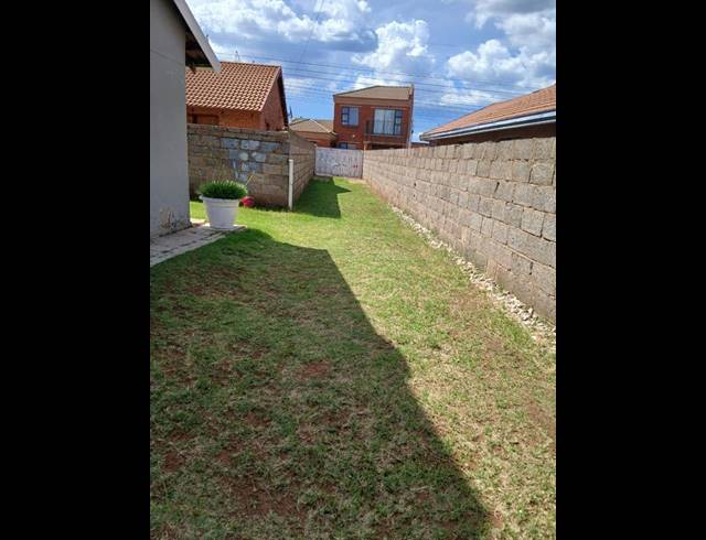 3 BEDROOM HOUSE FOR SALE IN PROTEA GLEN
